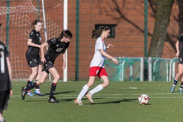Bild 99 - wBJ SV Wahlstedt - SV Henstedt Ulzburg : Ergebnis: 0:1